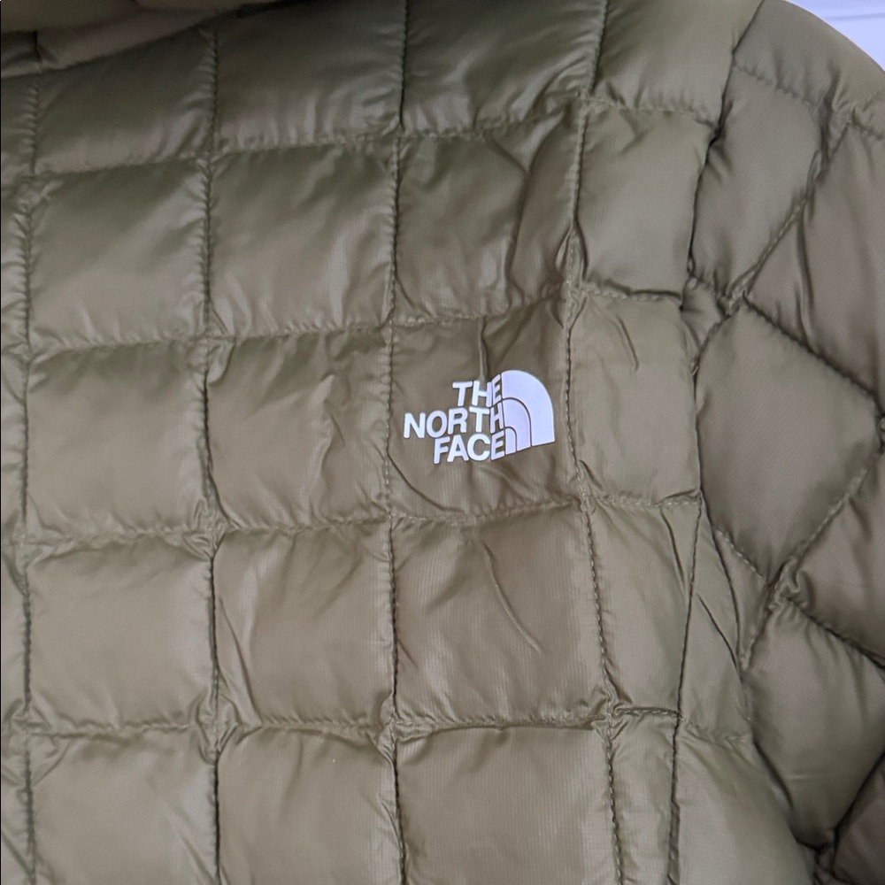 The North Face Thermoball Olive Quilted Jacket - Picture 11 of 12
